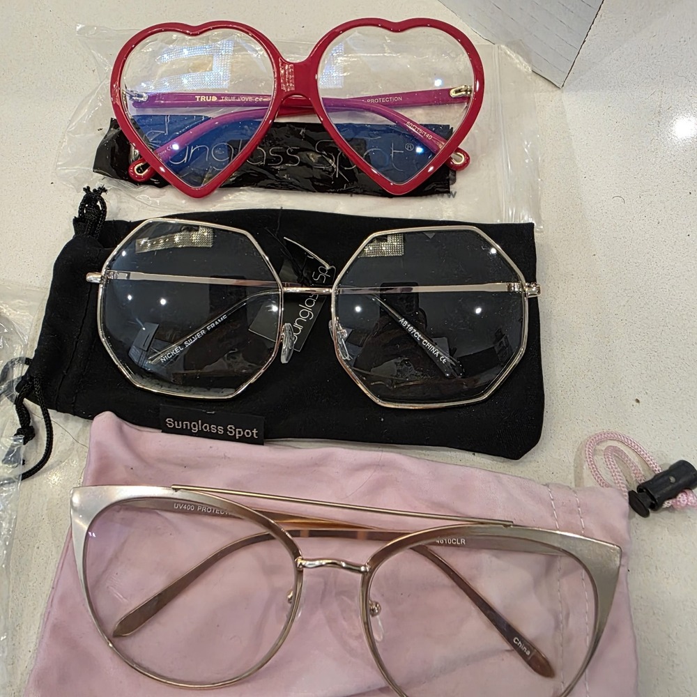 Bundle Of 14 SunGlasses & Eye Glasses. Red Sojos,2 Reading Glasses +2.5, 3 Spot - Picture 9 of 15